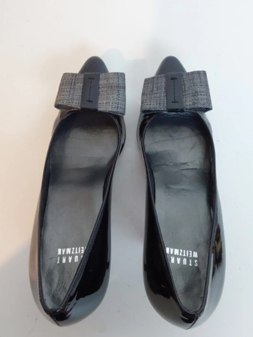 Stuart Weitzman| Black Patent Pointed Heels with Gray Bow Accent Toe Sz. 7